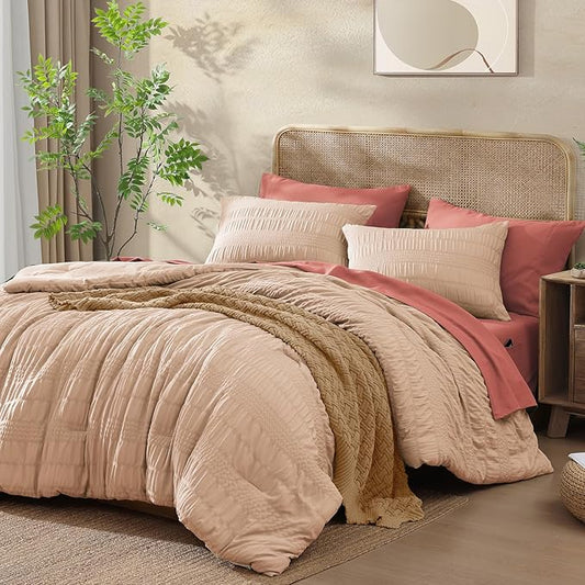 CASAAGUSTO Queen Comforter Set, 7 Pieces Pink Seersucker Bed in a Bag Queen Size Soft All Seasons, Bedding Sets with Comforter, Flat Sheet, Fitted Sheet, 2 Pillow Shams, 2 Pillowcases