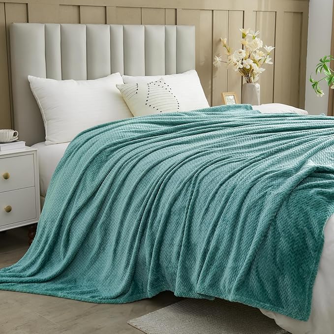 NEWCOSPLAY Super Soft Twin Blanket Light Teal Premium Silky Flannel Fleece Leaves Pattern Lightweight Bed Blanket All Season Use (Light Teal, Twin(60"x80"))
