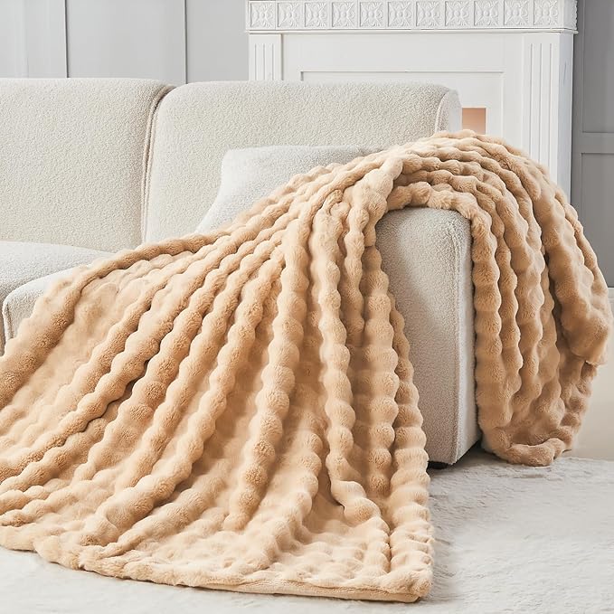 NEWCOSPLAY Faux Fur Throw Blanket Brown Bubble Blanket Thick Warm Soft for Couch Sofa Bed 550GSM (Brown, Throw(50"x60"))