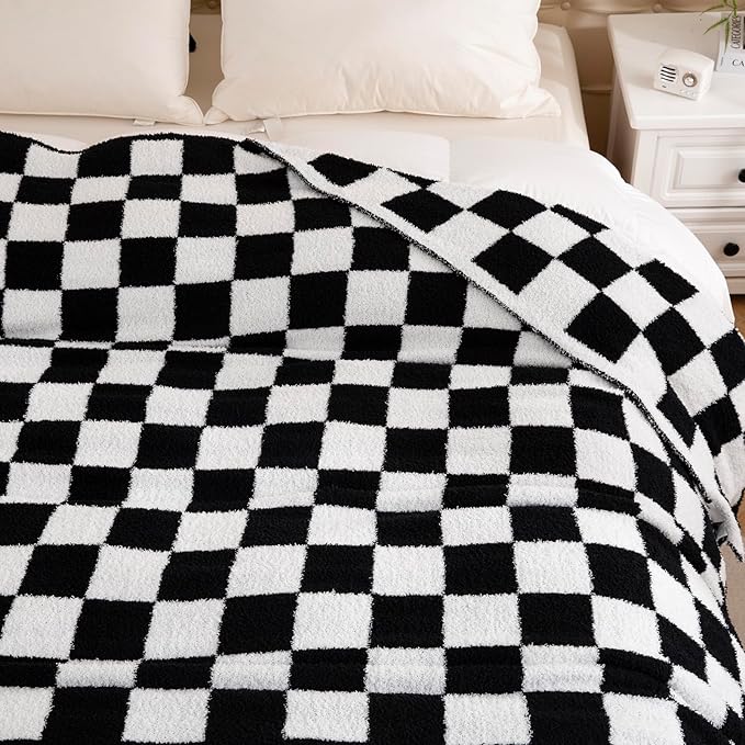 YIRUIO Throw Blanket Checkered Chessboard Fluffy Fuzzy Warmer Comfort Reversible Super Soft Cozy for Home Decor Bed Couch Sofa Living Room (Black, 51''x63'')