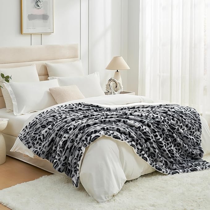 Cozy Bliss Luxury Faux Fur Throw Blanket Leopard Print, Non Shedding Double Sided Sherpa Blankets Super Soft Fluffy Thick Warm Throws Home Decor for Couch Bed Sofa Women,50"*60"Inches Snow Leopard