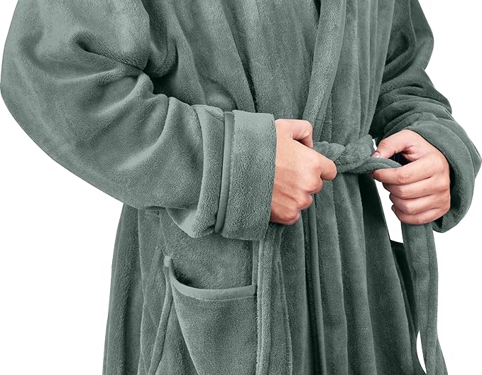 NY Threads Mens Robe with Hood, Luxury Plush Fleece Hooded Mens Bathrobe, Spa Bath Robe for Men
