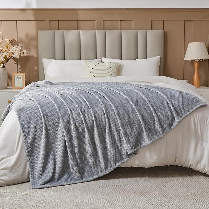 NEWCOSPLAY Super Soft Queen Blanket Grey Premium Silky Flannel Fleece Leaves Pattern Lightweight Bed Blanket All Season Use (Grey, Queen(90"x90"))