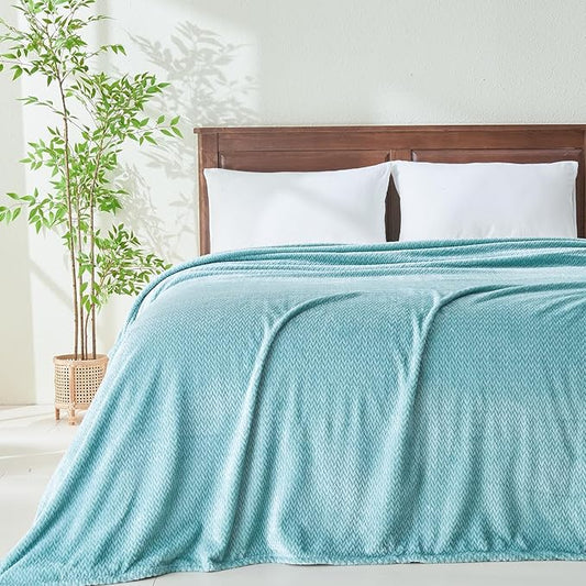 NEWCOSPLAY Super Soft Queen Blanket Mint Green Premium Silky Flannel Fleece Leaves Pattern Lightweight Bed Blanket All Season Use (Mint Green, Queen(90"x90"))