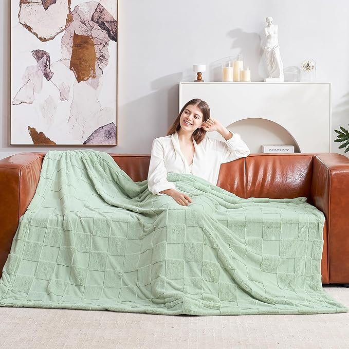 Cozy Bliss Checkered Faux Rabbit Fur Sage Green Throw Blanket, Soft Fuzzy Fluffy Minky Furry Blankets for Couch, Bed (50 * 60 Inches Light Green)