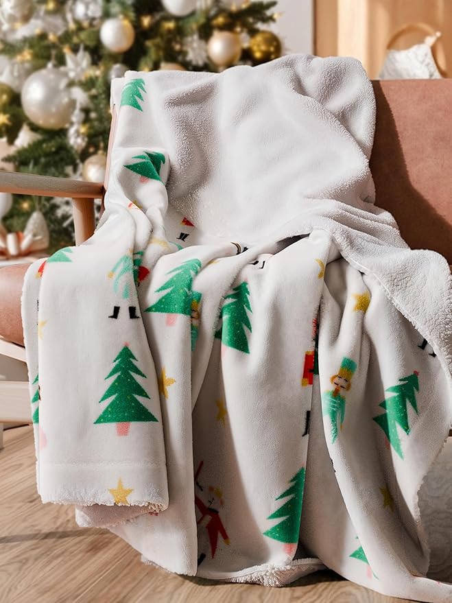 Christmas Sherpa Blanket Throw Size - Reversible Sherpa Fleece Blanket - Super Soft Double Sided Throw for Bed, Sofa, Couch - Thick, Warm, Cozy & Plush - Xmas Winter Bedding - Christmas Print, 50x60
