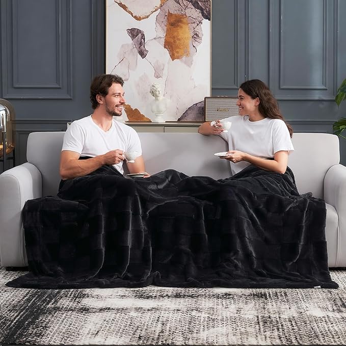 Cozy Bliss Checkered Large Faux Rabbit Fur Black Twin Bed Blanket, Soft Fuzzy Fluffy Minky Furry Plush Blankets for Couch, Bed, Adults (60 * 80 Inches Black)