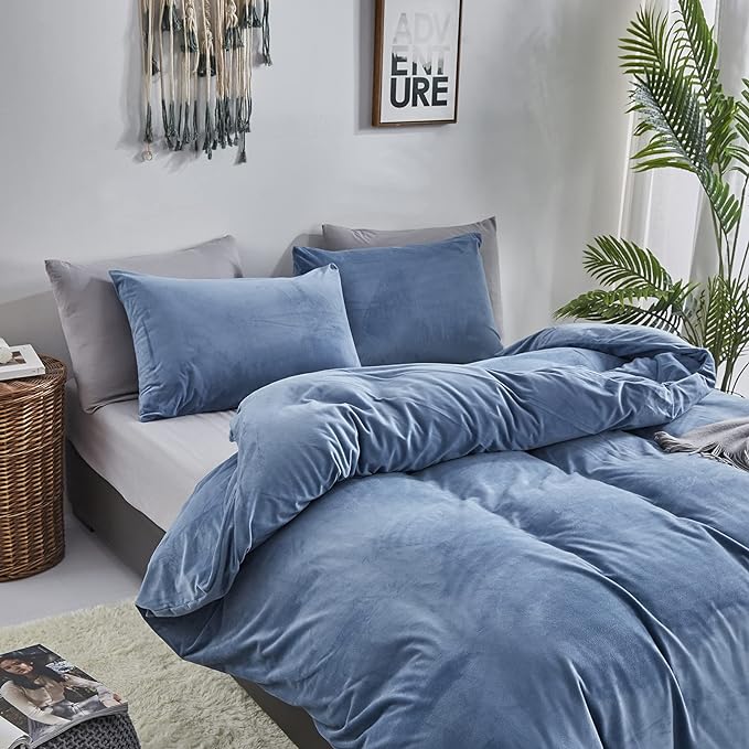 CLOTHKNOW Blue Velvet Comforter Set Twin/Twin XL Lake Blue Bedding Comforter Sets Blue Bed Comforter Flannel Comforter Blue Bedding Sets Soft Cozy