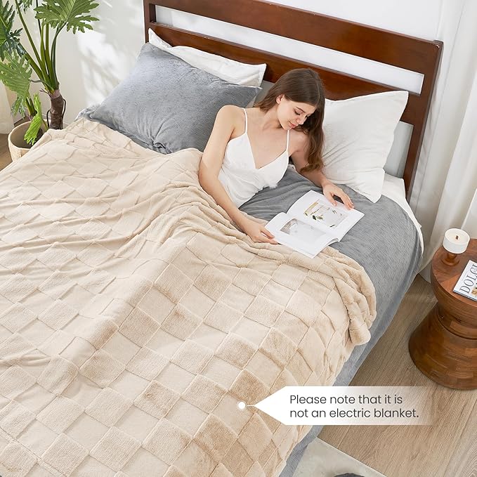 Cozy Bliss Tan Checkered Faux Rabbit Fur Throw Blanket, Soft Fuzzy Fluffy Minky Furry Blankets for Couch, Bed (50 * 60 Inches Beige)