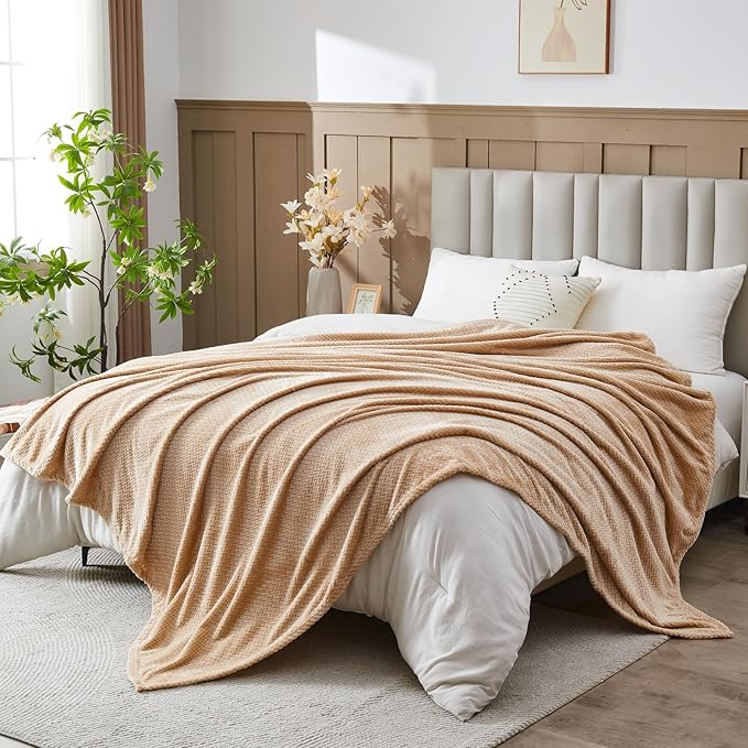 NEWCOSPLAY Super Soft Queen Blanket Brown Premium Silky Flannel Fleece Leaves Pattern Lightweight Bed Blanket All Season Use (Brown, Queen(90"x90"))