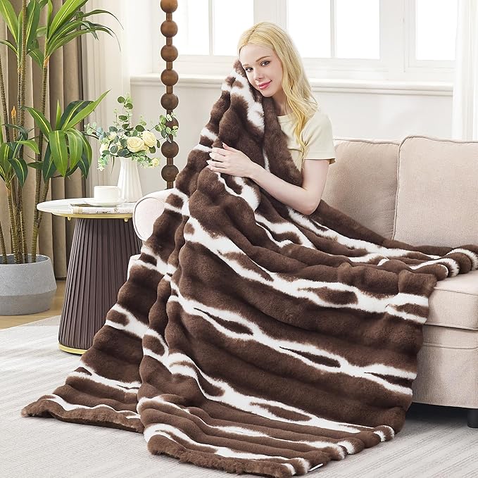 Plush Faux Rabbit Fur Throw Blanket – 850GSM Thick & Warm, Ultra Soft Fluffy Blanket for Couch, Bed, Sofa, Ideal Gift for Women, 50" × 60", Chocolate