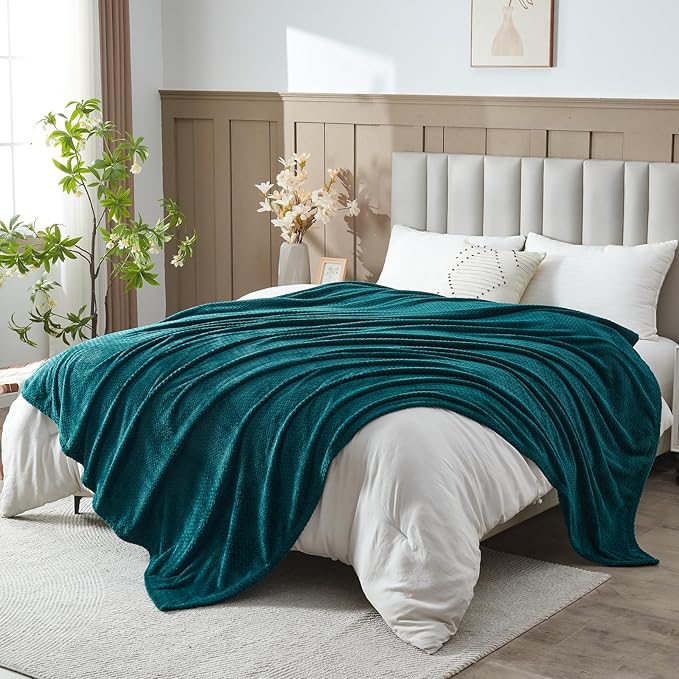 NEWCOSPLAY Super Soft Queen Blanket Dark Teal Premium Silky Flannel Fleece Leaves Pattern Lightweight Bed Blanket All Season Use (Dark Teal, Queen(90"x90"))