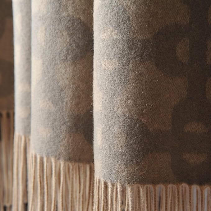 CUDDLE DREAMS Premium Cashmere Throw Blanket with Fringe, Luxuriously Soft (Chain Jacquard)