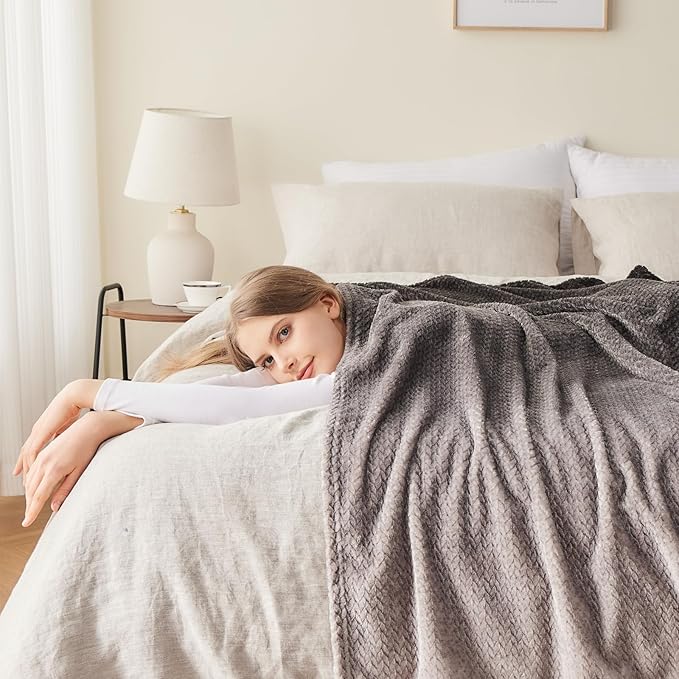 NEWCOSPLAY Super Soft Throw Blanket Ombre Dark Grey Premium Silky Flannel Fleece Leaves Pattern Lightweight Bed Blanket All Season Use (Ombre Dark Grey, Throw(50"x60"))