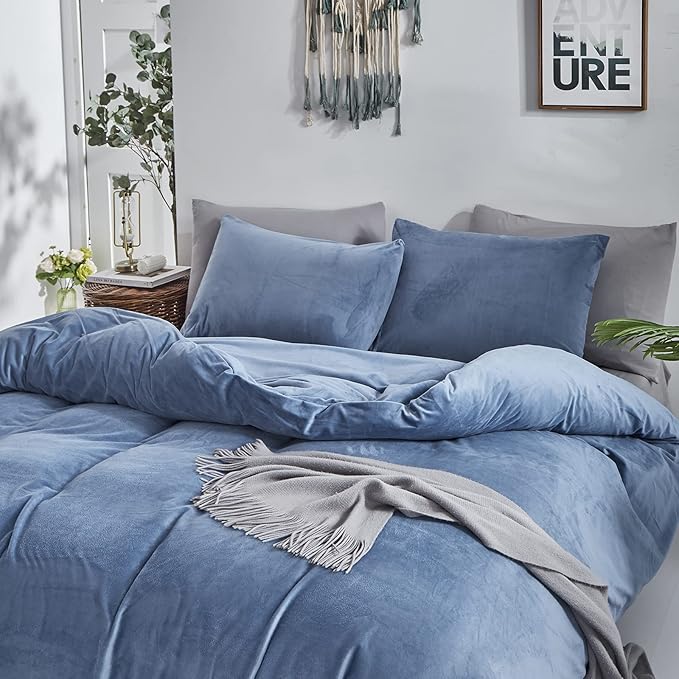 CLOTHKNOW Blue Fluffy Full Size Comforter Sets Velvet Bedding Comforter Sets Soft Blue Comforter with 2 x Pillow Cases