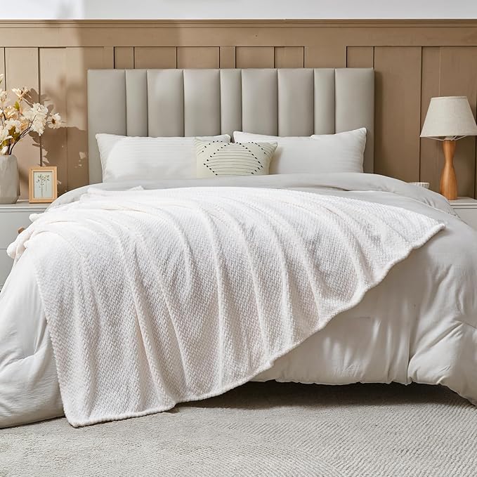 NEWCOSPLAY Super Soft Twin Blanket Ivory Premium Silky Flannel Fleece Leaves Pattern Lightweight Bed Blanket All Season Use (Ivory, Twin(60"x80"))