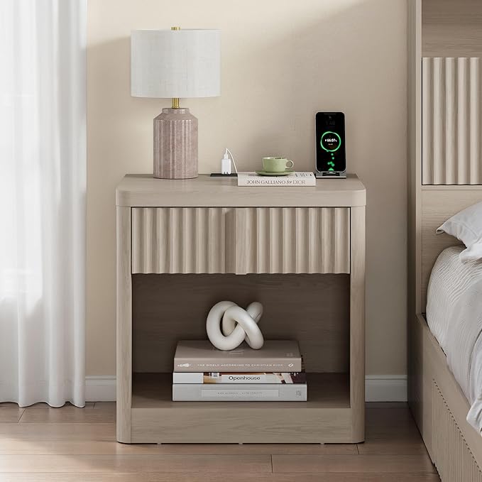Fluted Nightstand with Charging Station, 23.6" Night Stand with Solid Wood Handle, End Table with Curved Profile Design, Mid Century Moden Bedside Table for Bedroom, Living Room, Natural Oak