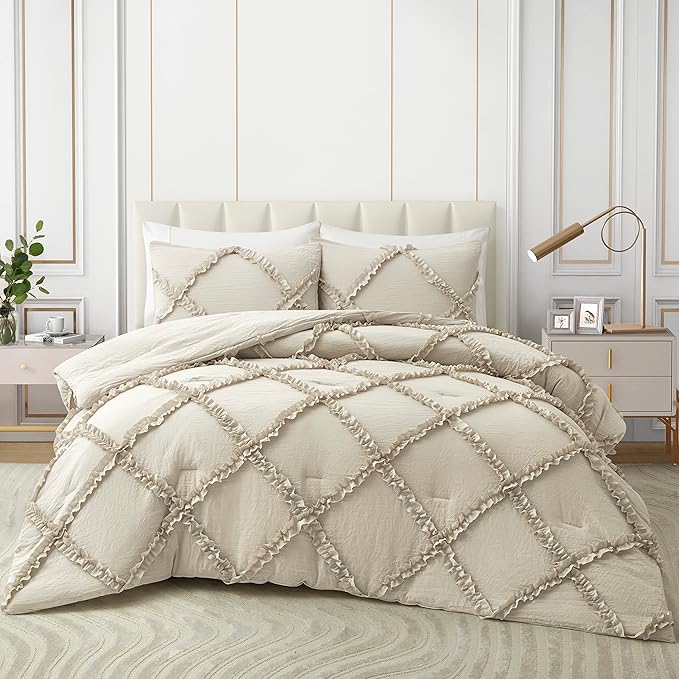 Bonlino Twin Comforter Set Soft Bedding - 2 Pcs Tufted Decor Fluffy Comforter Boho Bed in a Bag with Cute Lightweight Pillowcase for Dorm Farmhouse Bedroom Luxury Gift(Wheat)