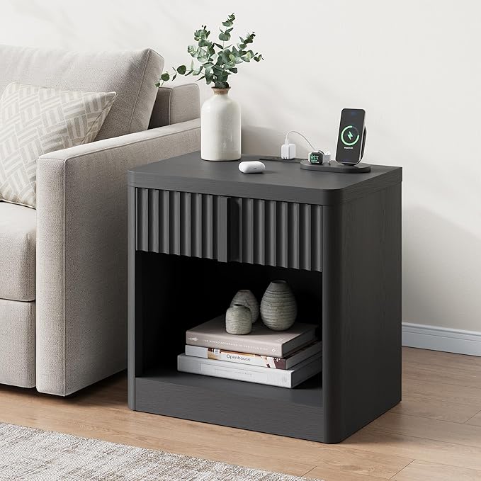 Fluted Nightstand Set of 2 with Charging Station, 23.6" Wood End Table with Solid Wood Handle, Curved Profile Design, Mid Century Moden Bedside Table for Bedroom, Living Room, Black