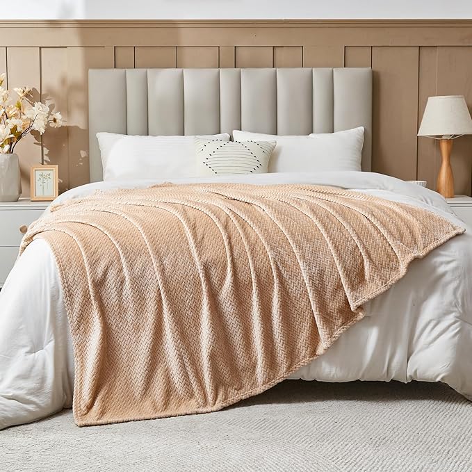 NEWCOSPLAY Super Soft Twin Blanket Brown Premium Silky Flannel Fleece Leaves Pattern Lightweight Bed Blanket All Season Use (Brown, Twin(60"x80"))