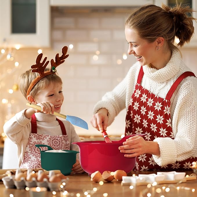 BoxedHome 4 Pack Nesting Mixing Bowl Christmas Set with Pour Spout and Handle, BPA free Microwave & Dishwasher Safe(Christmas colours, 4 Pack with Handle, Random colour silicone scraper included)