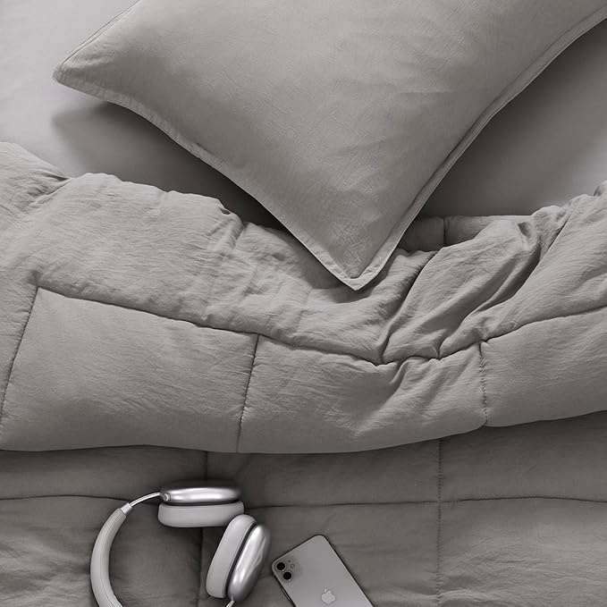 UGG Leonora Comforter Set with 2 Pillow Shams Lightweight Down Alternative Blanket Reversible Cozy Warm All Season Washable and Hypoallergenic Bedding Set, Full/Queen, Light Grey