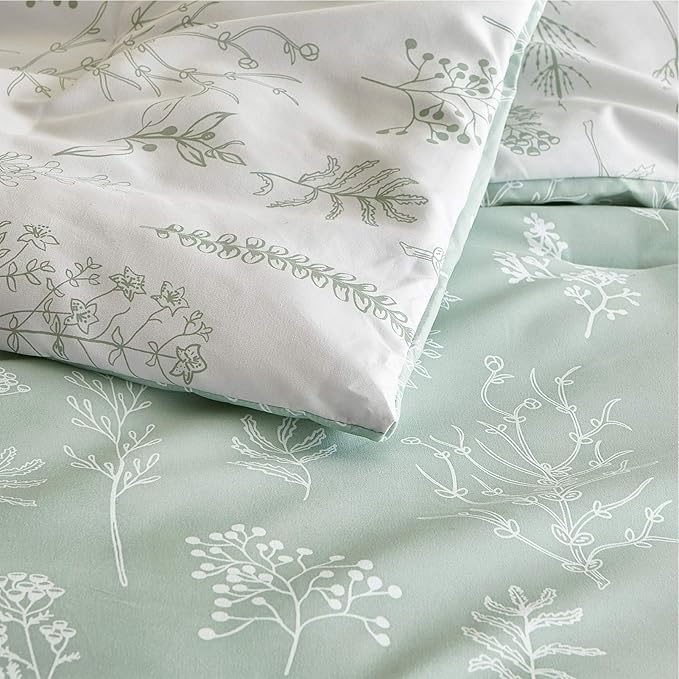 Bedsure Oversized Queen Comforter Set - Sage Green Bed Set, 3 Pieces Cute Floral Bedding, 1 Soft Reversible Botanical Flowers Comforter and 2 Pillow Shams