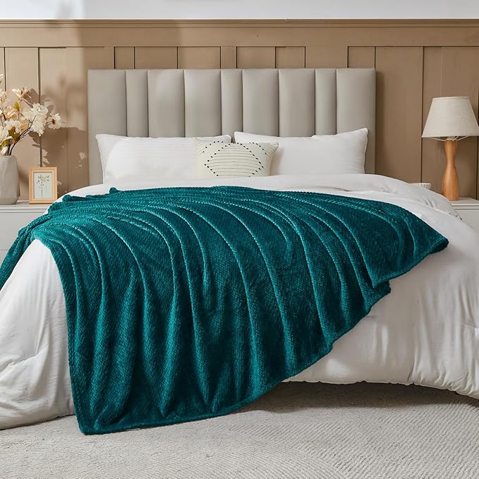 NEWCOSPLAY Super Soft Queen Blanket Dark Teal Premium Silky Flannel Fleece Leaves Pattern Lightweight Bed Blanket All Season Use (Dark Teal, Queen(90"x90"))