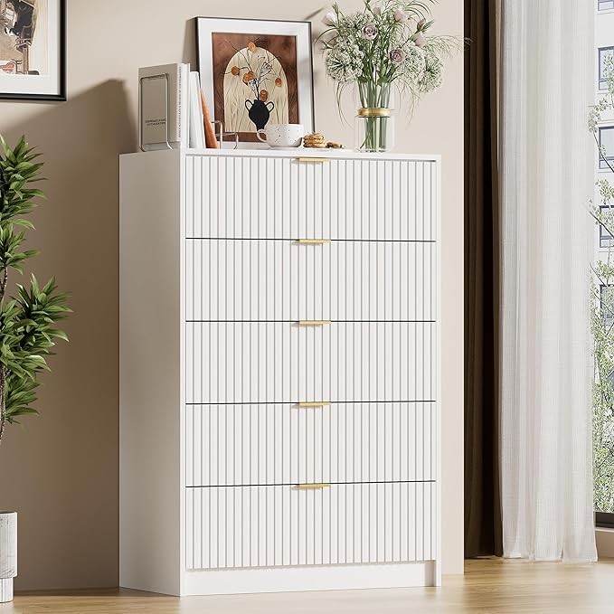 White Dresser for Bedroom, Modern Dresser with 5 Drawers and Smooth Slides, Wide Chest of Drawers with Golden Handles for Bedroom, Living Room, Closet, 15.7" D x 31.5" W x 47.2" H