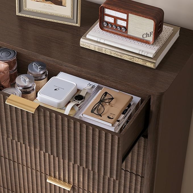 LINSY 5 Drawer Tall Dresser for Bedroom, Modern Fluted Wood Chest of Drawers with Gold Metal Handles, Wide Storage Dresser TV Stand for Bedroom, Living Room, Entryway, Walnut