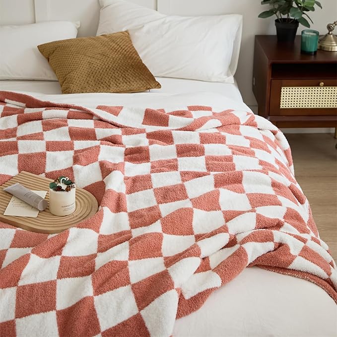 YIRUIO Throw Blanket Checkered Chessboard Fluffy Fuzzy Warmer Comfort Reversible Super Soft Cozy for Home Decor Bed Couch Sofa Living Room (Red, 60''x80'')
