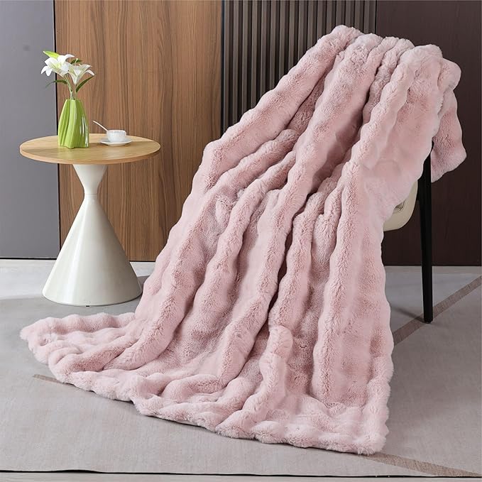 Fluffy Pink Fuzzy Throw Blankets for Sofa Bedroom Living Room Faux Fur Rabbit 60x80 Decorative Cozy Throw Blanket for Couch Apartment Decor 860 GSM