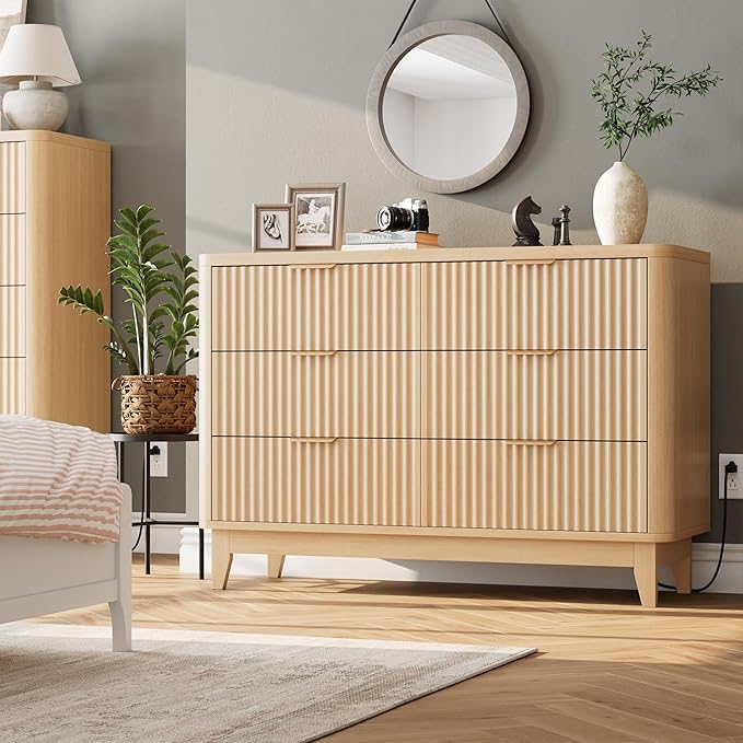 HAIOOU Fluted 6 Drawer Dresser with Power Outlet, 47.2” Wide Modern Chest of Drawers, Curved Profile Design Wooden Dresser for Bedroom, Clothing Storage Organizer TV Stand for Closet - Natural Oak