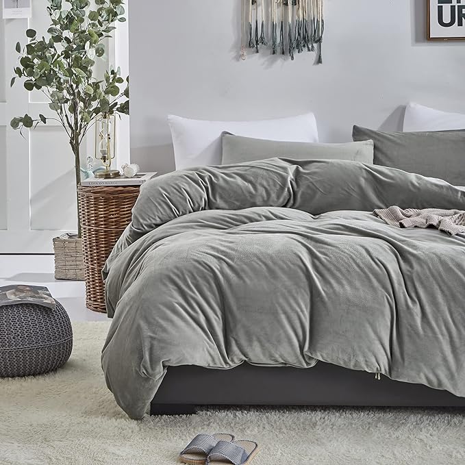 CLOTHKNOW Grey Queen Comforter Set Fluffy Bedding Comforter Sets Soft Gray Queen Comforter Flannel Comforter with 2 x Pillow Cases