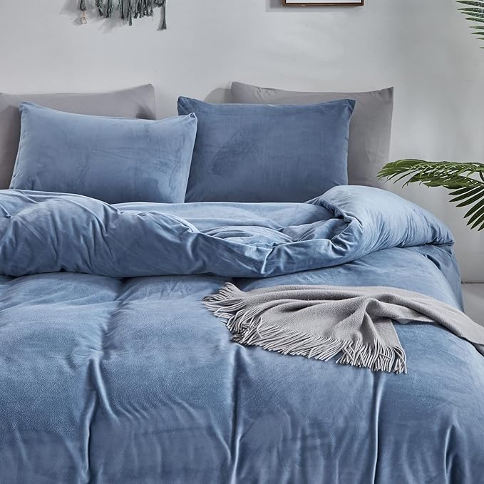 Luxlovery Blue Velvet Comforter Set Twin Lake Blue Flannel Plush Bedding Set Winter Thick Warm Solid Haze Blue Quilts Blanket Soft Heavyweight Comforter Set for Twin Bed
