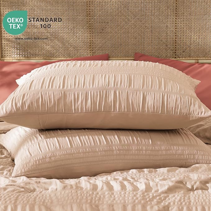 CASAAGUSTO Queen Comforter Set, 7 Pieces Pink Seersucker Bed in a Bag Queen Size Soft All Seasons, Bedding Sets with Comforter, Flat Sheet, Fitted Sheet, 2 Pillow Shams, 2 Pillowcases