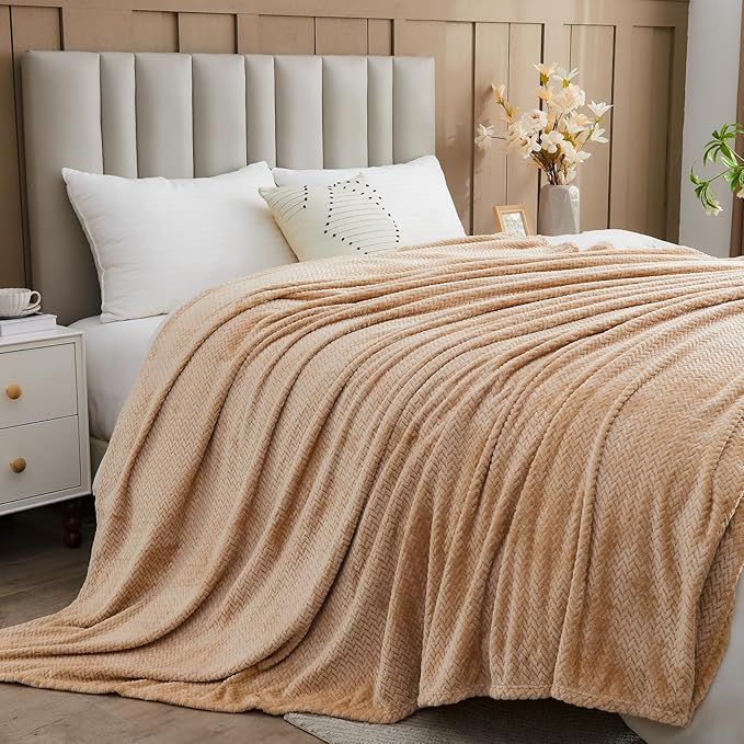 NEWCOSPLAY Super Soft King Blanket Brown Premium Silky Flannel Fleece Leaves Pattern Lightweight Bed Blanket All Season Use (Brown, King(90"x110"))