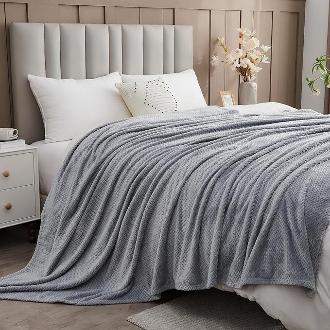 NEWCOSPLAY Super Soft Queen Blanket Grey Premium Silky Flannel Fleece Leaves Pattern Lightweight Bed Blanket All Season Use (Grey, Queen(90"x90"))