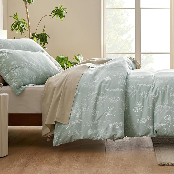 Bedsure California King Comforter Set - Sage Green Bed Set, 3 Pieces Cute Floral Bedding, 1 Soft Reversible Botanical Flowers Comforter and 2 Pillow Shams