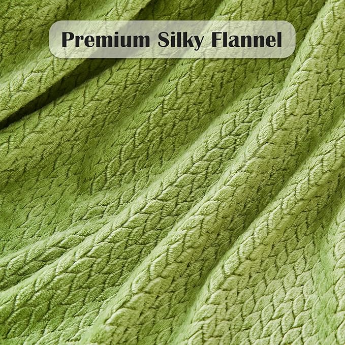 NEWCOSPLAY Super Soft Twin Blanket Green Premium Silky Flannel Fleece Leaves Pattern Lightweight Bed Blanket All Season Use (Green, Twin(60"x80"))