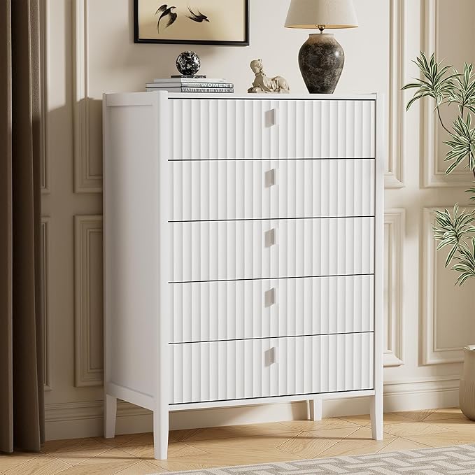 White 5 Drawer Dresser, 31.5" Wide White Modern Dresser with Fluted Front & Metal Handles for Bedroom, Living Room