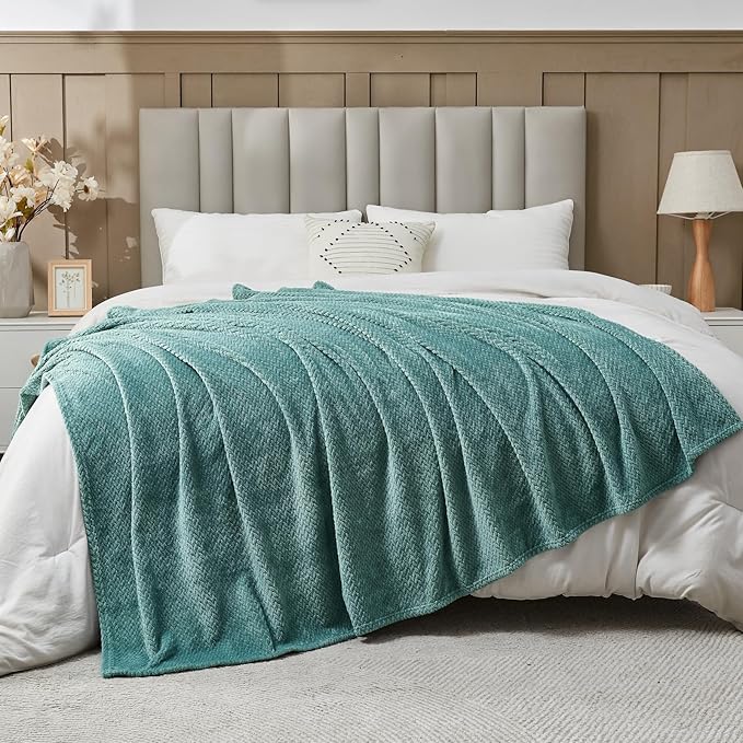 NEWCOSPLAY Super Soft Throw Blanket Light Teal Premium Silky Flannel Fleece Leaves Pattern Lightweight Bed Blanket All Season Use (Light Teal, Throw(50"x60"))
