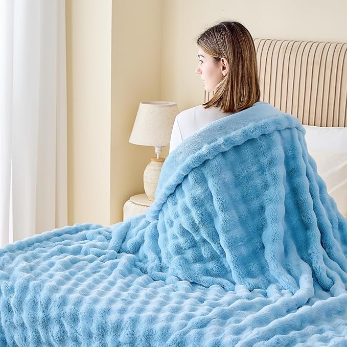 NEWCOSPLAY Faux Fur Throw Blanket Blue Bubble Blanket Thick Warm Soft for Couch Sofa Bed 550GSM (Blue, Throw(50"x60"))