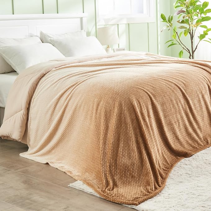 NEWCOSPLAY Super Soft Twin Blanket Ombre Brown Premium Silky Flannel Fleece Leaves Pattern Lightweight Bed Blanket All Season Use (Ombre Brown, Twin(60"x80"))