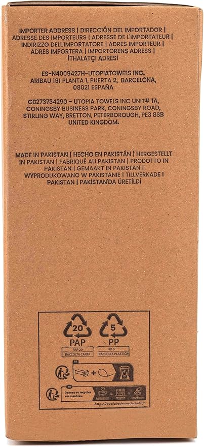 Utopia Home - Plastic Hangers 50 Pack - Space Saving Clothes Hanger - Durable and Strong Closet Organizers and Storage Makes It Ideal Stocking Stuffers or Apartment or Dorm Room Essentials (White)