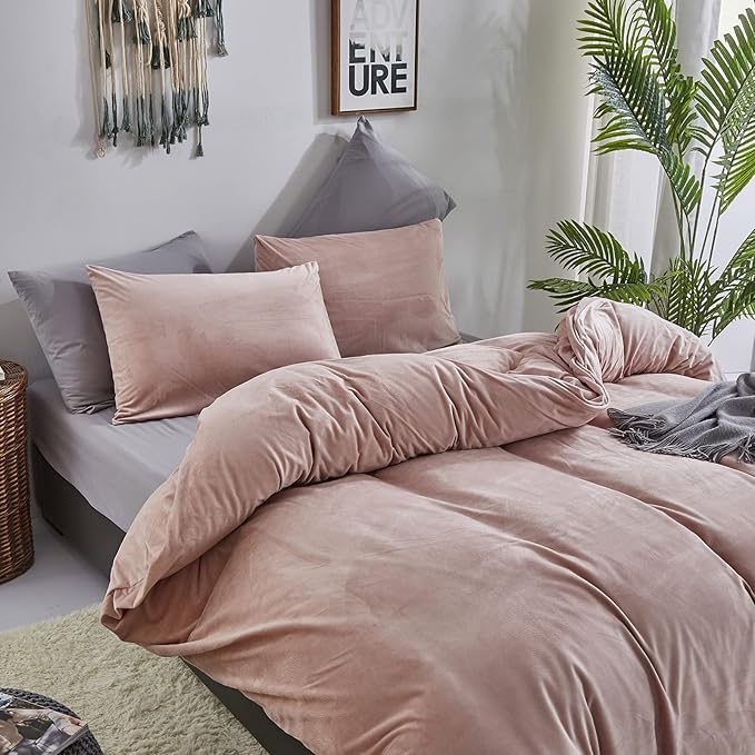 CLOTHKNOW Pink Fluffy Twin/Twin XL Comforter Set Velcet Bedding Comforter Sets Soft Pink Comforter with 2 x Pillow Cases