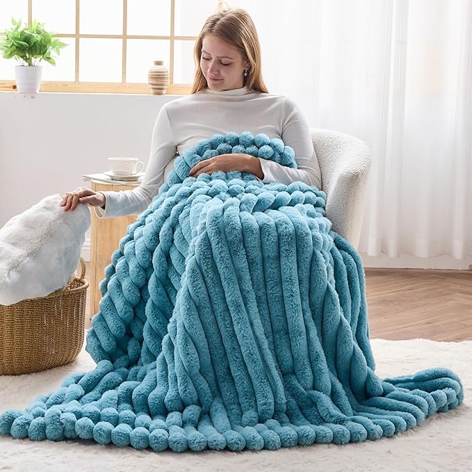 NEWCOSPLAY Faux Fur Throw Blanket Blue 3D Ribbed Plush Thick Warm Blanket for Couch Sofa Bed 850GSM (Blue Ribbed, Throw(50"x60"))