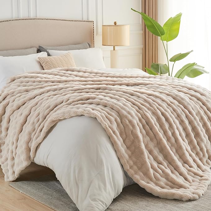 NEWCOSPLAY Faux Fur Queen Blanket Linen Bubble Blanket Thick Warm Soft for Couch Sofa Bed 550GSM (Linen, Queen(90"x90"))