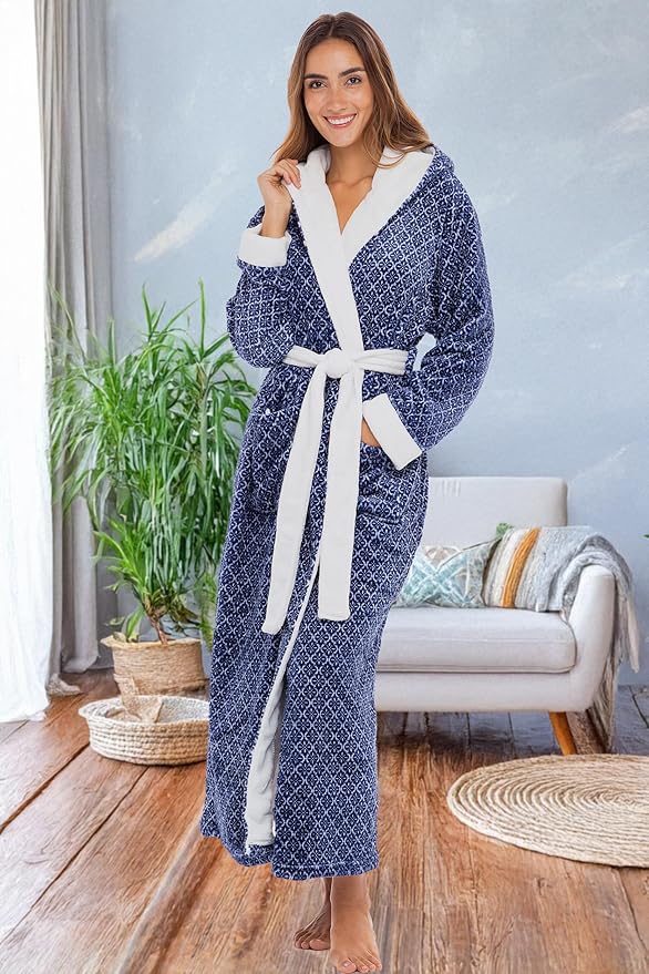 Alexander Del Rossa Womens Robe, Long Plush Bathrobe with Hood, Hooded Robes for Women Plus Size Bath Robe
