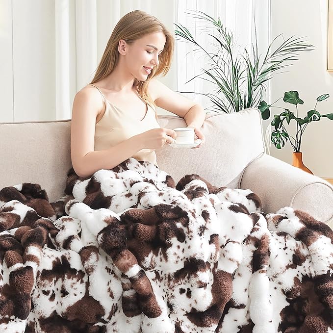 Ultra Plush Bubble Faux Rabbit Fur Blanket – 950GSM Thick Fluffy Throw Blanket for Bed, Couch, Sofa, or Gift, 60" × 80", Brown Cow